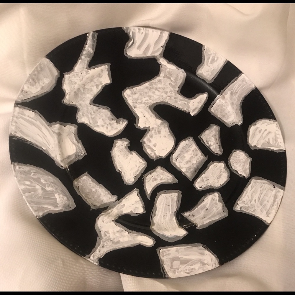 🖤🤍Hand Design Plate🤍🖤 - Picture 3 of 10